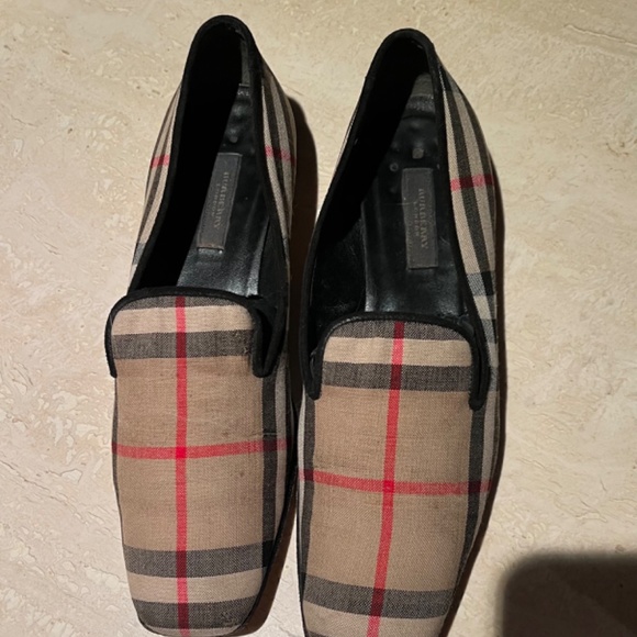 Burberry London Womens Novacheck canvas slip on, size 7 1/2M - Picture 4 of 5